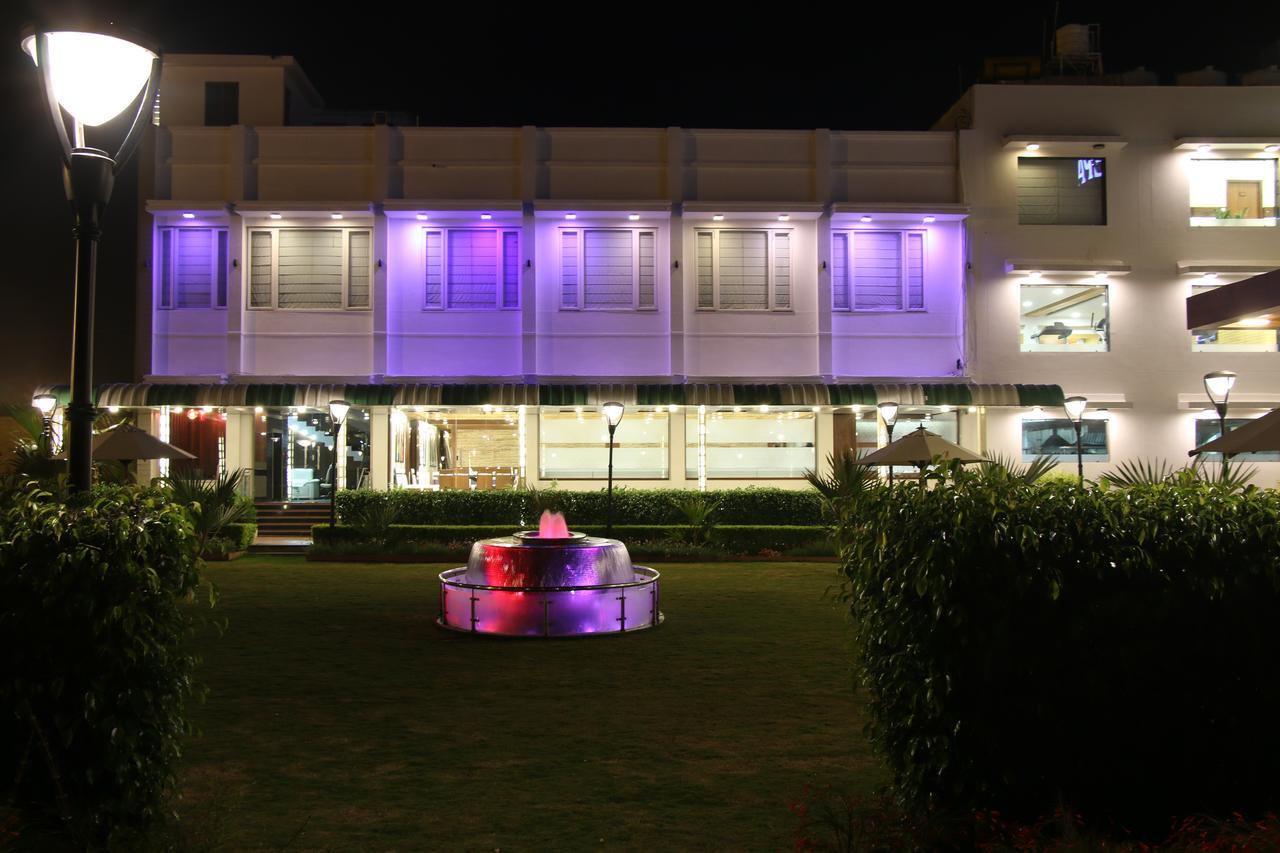 Hotel Deepali Sāgar Exteriér fotografie